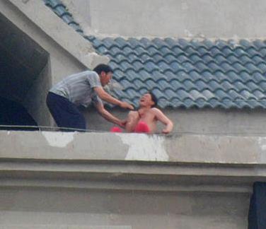 【画像】中国で全裸の女泥棒現れる！