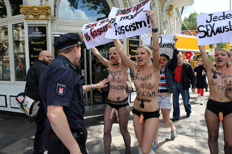FEMEN+Hitler+is+alive+4.jpg