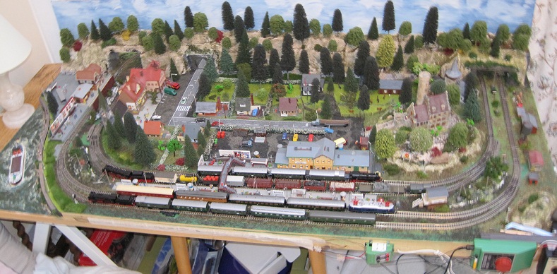 german n gauge model railway station making a platform for model train 