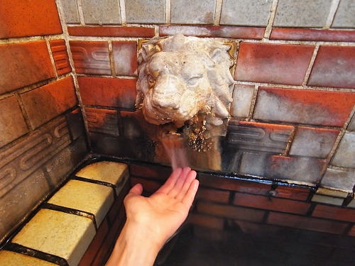 ライオンの湯口