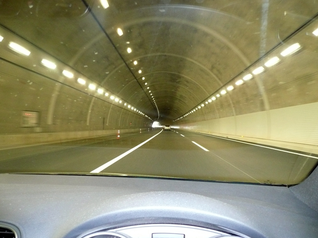 5トンネル内