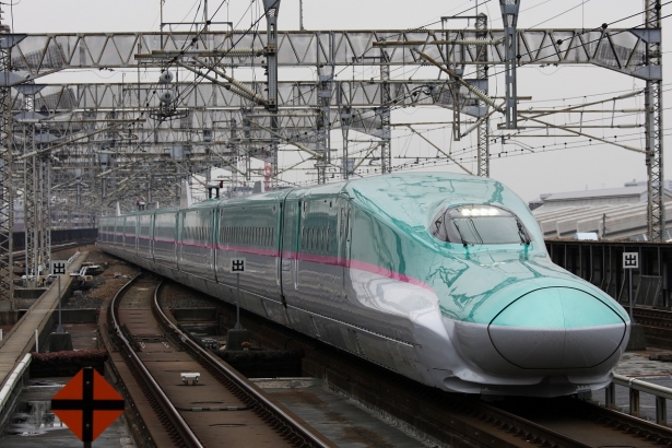東北新幹線E5系『はやぶさ』 320km/h