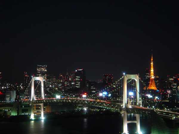 レインボーブリッジと東京タワーと六本木ヒルズ