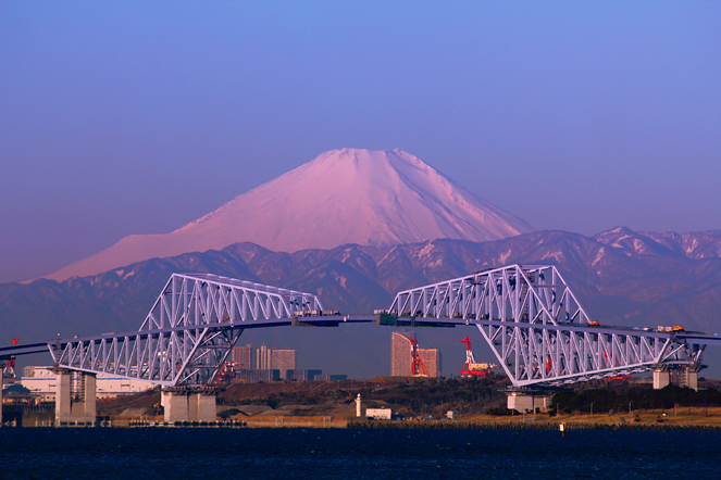 ゲートブリッジと富士山 1